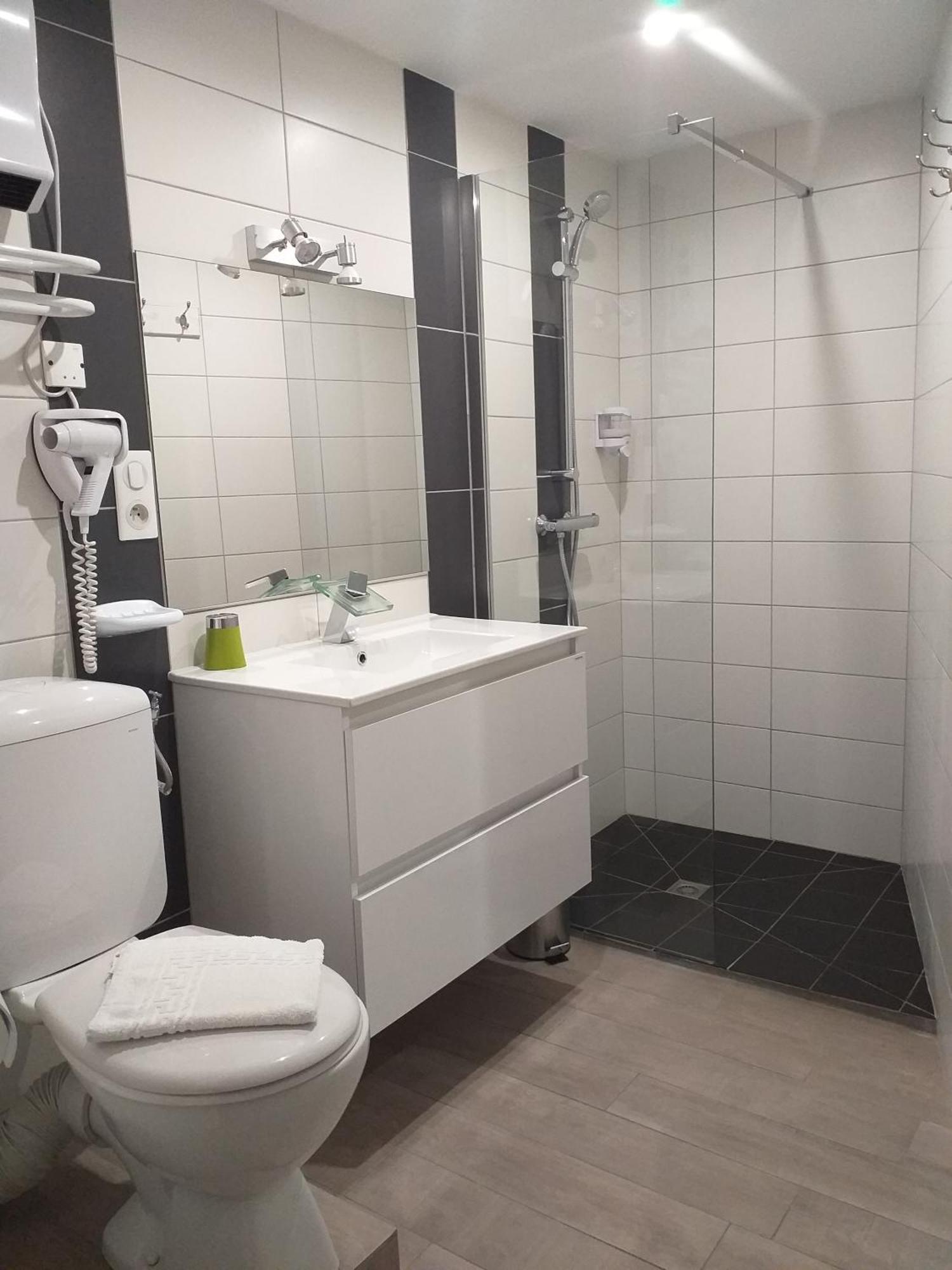 Hotel La Couronne Marmande Eksteriør bilde